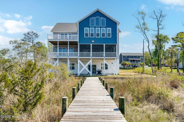 100 Paradise Court, Sneads Ferry, NC 28460