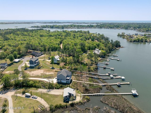 100 Paradise Court, Sneads Ferry, NC 28460