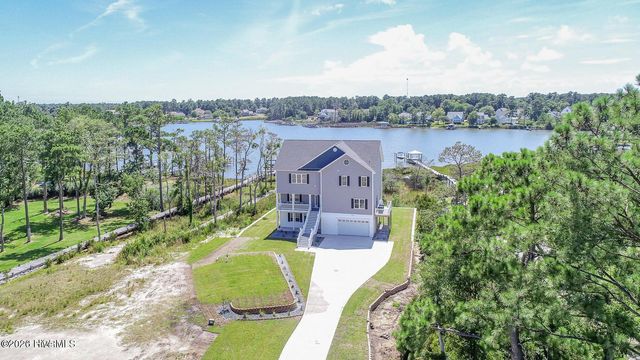 100 Paradise Court, Sneads Ferry, NC 28460