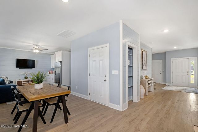 100 Paradise Court, Sneads Ferry, NC 28460