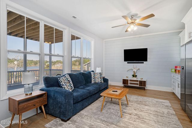 100 Paradise Court, Sneads Ferry, NC 28460
