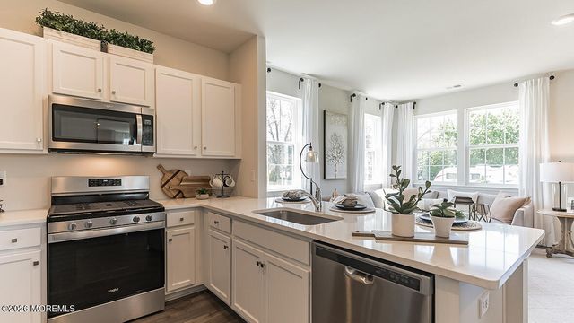 92 Arlotta Street, Glassboro Boro, NJ 08028