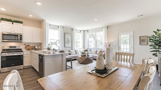 92 Arlotta Street, Glassboro Boro, NJ 08028