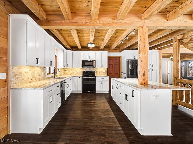 9677 Lindbergh Boulevard, Olmsted Falls, OH 44138