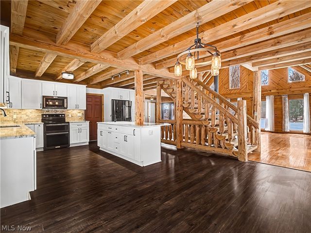 9677 Lindbergh Boulevard, Olmsted Falls, OH 44138