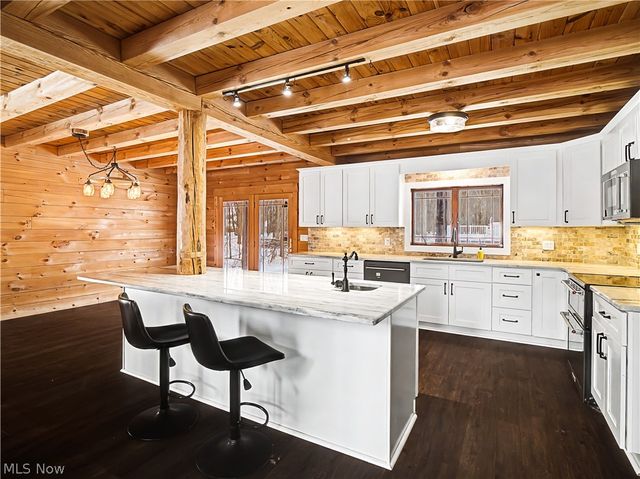 9677 Lindbergh Boulevard, Olmsted Falls, OH 44138