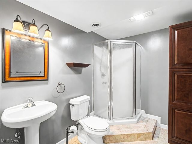 9677 Lindbergh Boulevard, Olmsted Falls, OH 44138