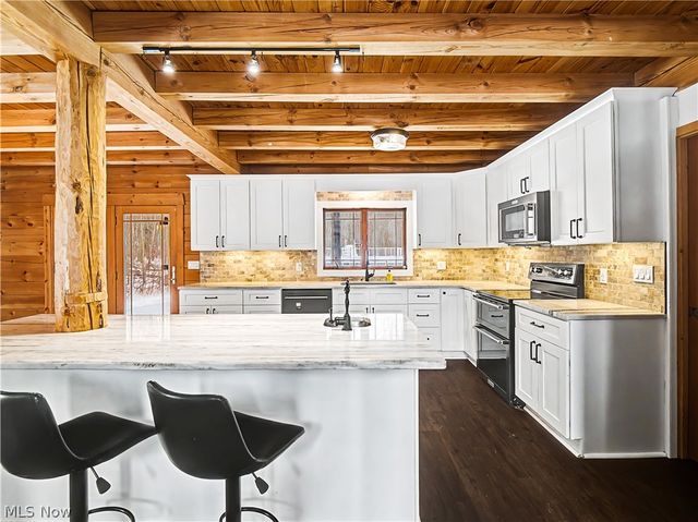 9677 Lindbergh Boulevard, Olmsted Falls, OH 44138