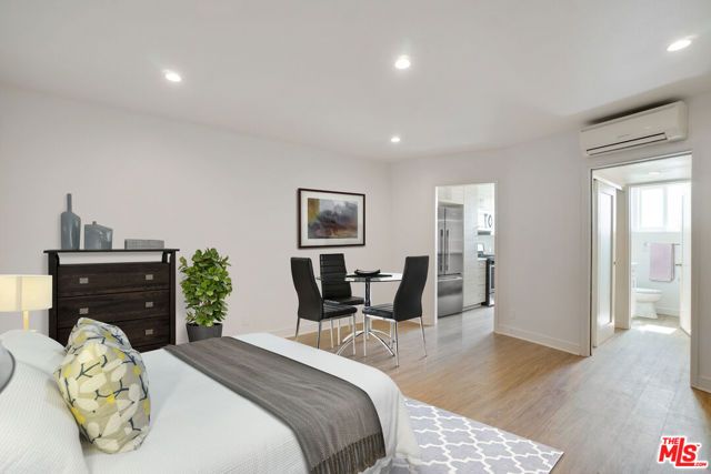 700 S 6th Street, Burbank, CA 91501