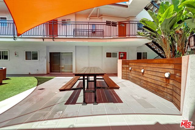 700 S 6th Street, Burbank, CA 91501