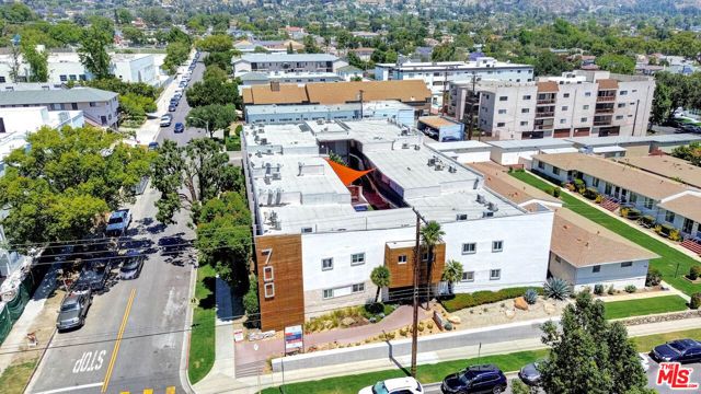 700 S 6th Street, Burbank, CA 91501