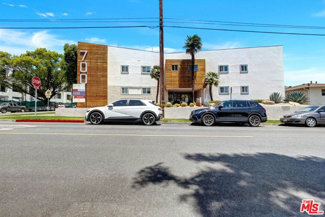 700 S 6th Street, Burbank, CA 91501