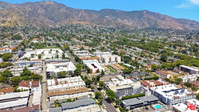 700 S 6th Street, Burbank, CA 91501
