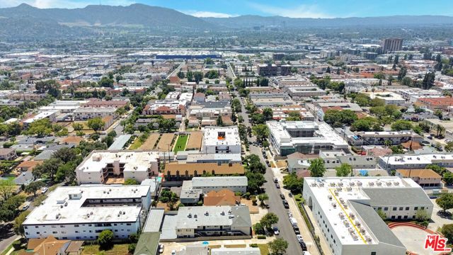 700 S 6th Street, Burbank, CA 91501