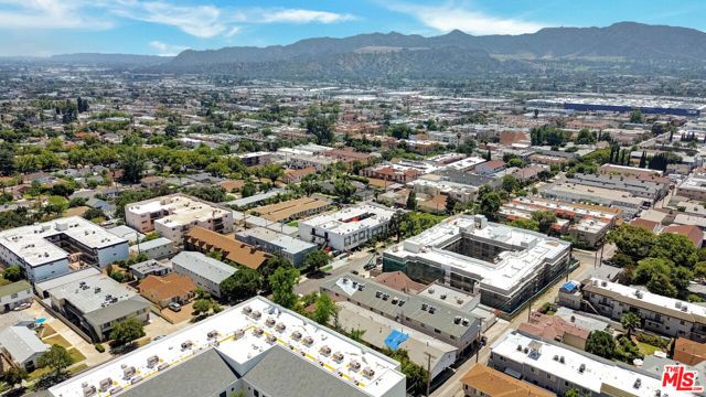 700 S 6th Street, Burbank, CA 91501