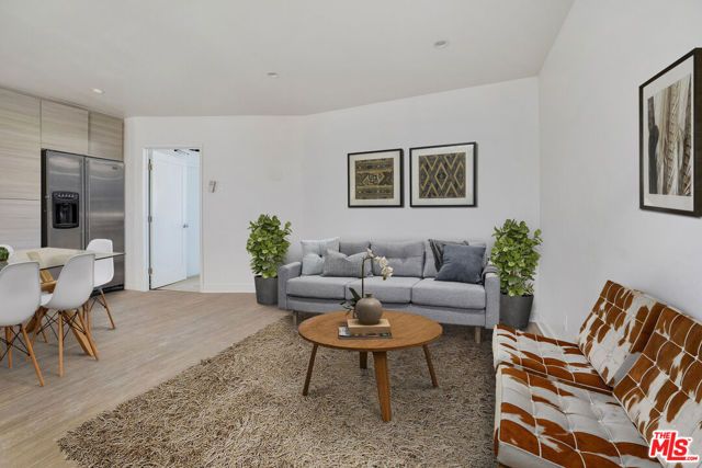 700 S 6th Street, Burbank, CA 91501