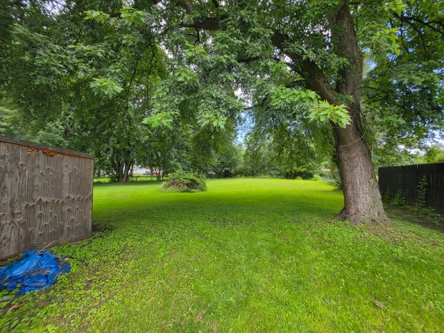 2420 E 35th Avenue, Lake Station, IN 46405