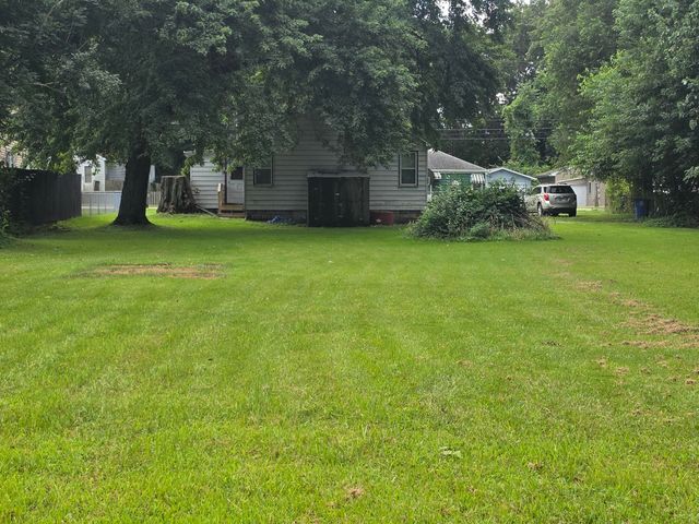 2420 E 35th Avenue, Lake Station, IN 46405