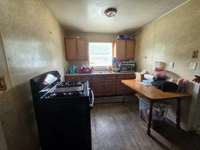 2420 E 35th Avenue, Lake Station, IN 46405