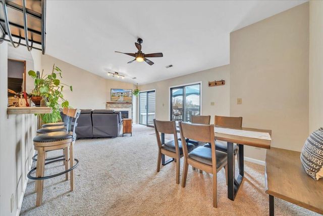 93 Peninsula Point Dr Unit B5, Moneta, VA 24121