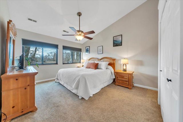 93 Peninsula Point Dr Unit B5, Moneta, VA 24121