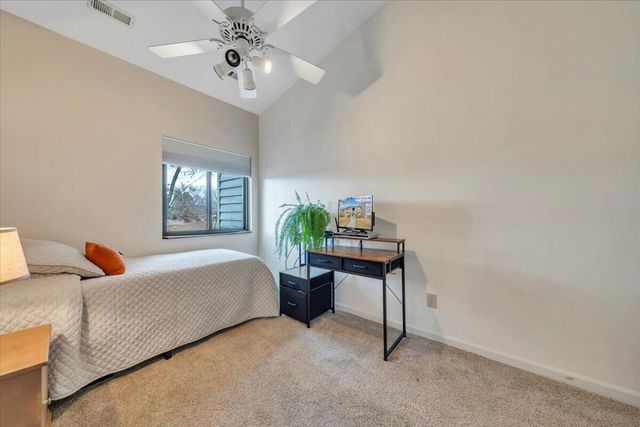 93 Peninsula Point Dr Unit B5, Moneta, VA 24121