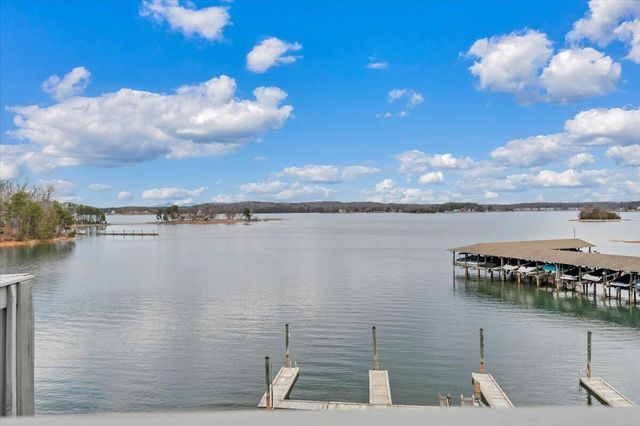 93 Peninsula Point Dr Unit B5, Moneta, VA 24121