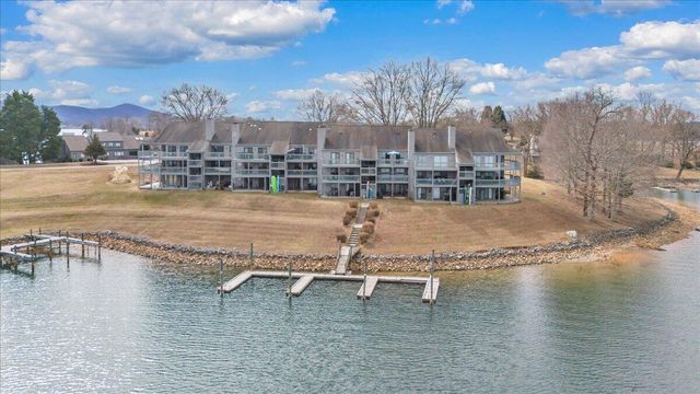 93 Peninsula Point Dr Unit B5, Moneta, VA 24121