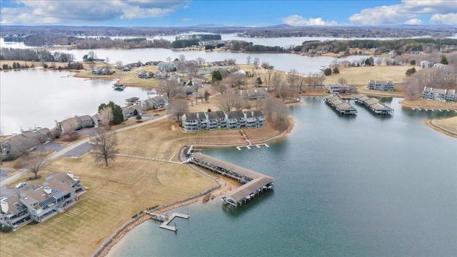 93 Peninsula Point Dr Unit B5, Moneta, VA 24121