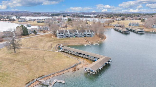 93 Peninsula Point Dr Unit B5, Moneta, VA 24121