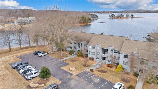 93 Peninsula Point Dr Unit B5, Moneta, VA 24121