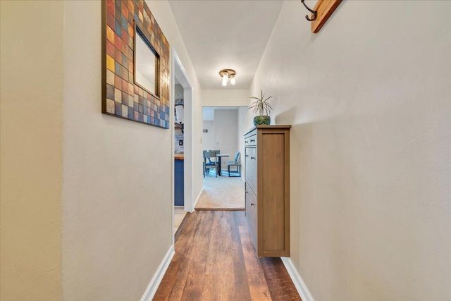 93 Peninsula Point Dr Unit B5, Moneta, VA 24121