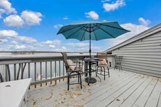 93 Peninsula Point Dr Unit B5, Moneta, VA 24121