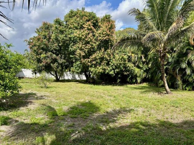 17564 79th Court N, The Acreage, FL 33470
