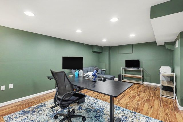 106 E 31st Street, Holland, MI 49423