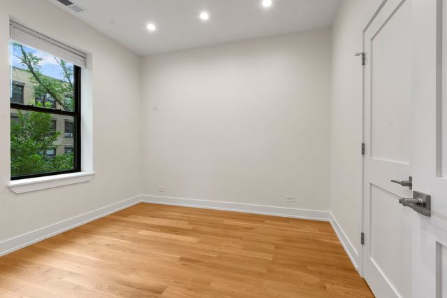 1246 W Bryn Mawr Avenue 2, Chicago, IL 60660