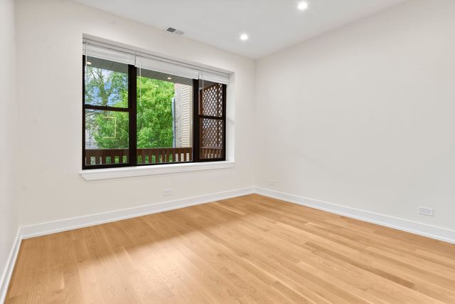 1246 W Bryn Mawr Avenue 2, Chicago, IL 60660