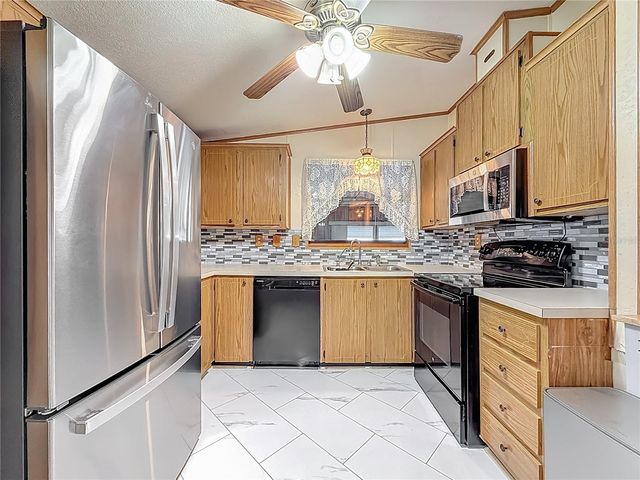 10190 N LAKE DRIVE 48, Largo, FL 33773