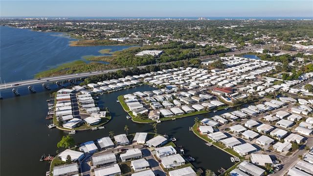 10190 N LAKE DRIVE 48, Largo, FL 33773