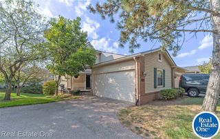5652 Drake Hollow Drive 31, West Bloomfield, MI 48322