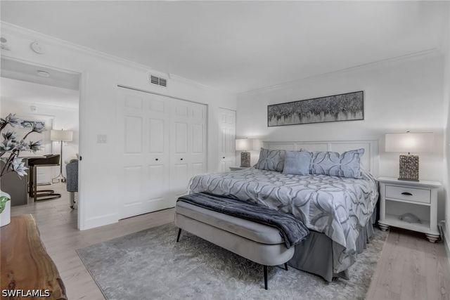 960 7th ST S 105, Naples, FL 34102