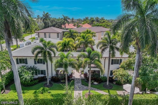960 7th ST S 105, Naples, FL 34102