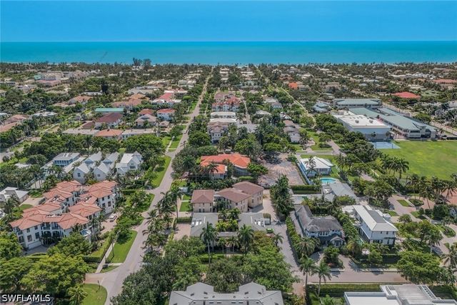 960 7th ST S 105, Naples, FL 34102