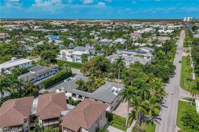 960 7th ST S 105, Naples, FL 34102