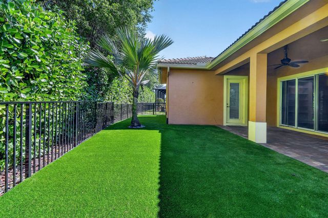12077 Aviles Circle, Palm Beach Gardens, FL 33418