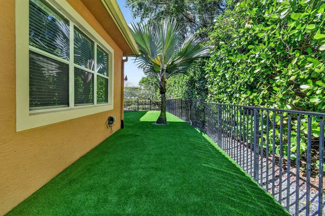 12077 Aviles Circle, Palm Beach Gardens, FL 33418