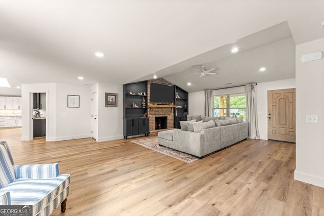 298 P J Roberts Road, Jefferson, GA 30549