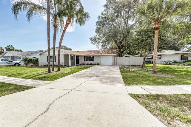 527 PRINCESS PLACE, Lakeland, FL 33803