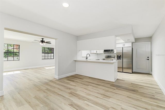 527 PRINCESS PLACE, Lakeland, FL 33803