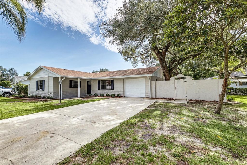 527 PRINCESS PLACE, Lakeland, FL 33803